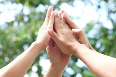 insanların çalışma kadar el araya kurumsal toplantı gösteri sembolü birleştirmek Kuvvetleri takım çalışması kalite ve takım çalışması ve iş etkili personel kavramı organizasyonel gelişim