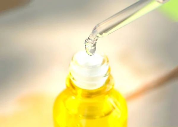 Tropfen Serum Collagen Feuchtigkeitscreme Des Gesichts Klare Gelbe Flasche Weiches — Stockfoto