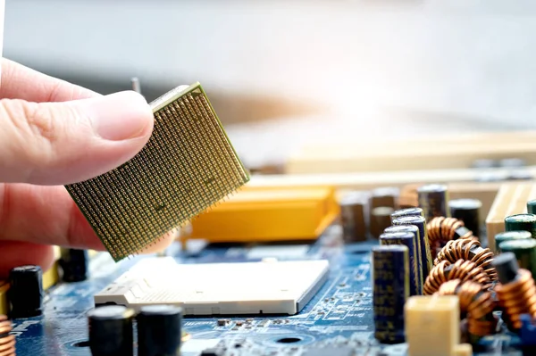 Mano Ingeniería Informática Trae Componentes Del Cambio Memoria Del Procesador —  Fotos de Stock