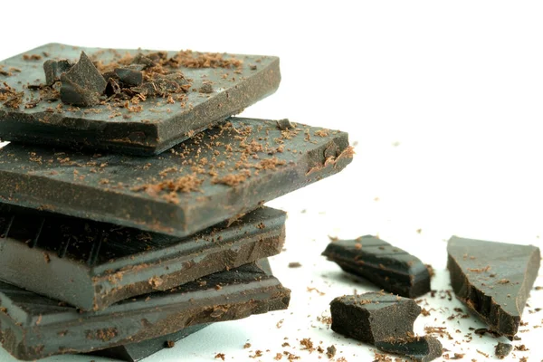 Chocolates São Cortados Pedaços Fundo Branco Ideias Lanche — Fotografia de Stock