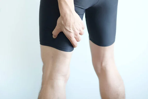 Sporcuda Bacak Sakatlığı Var Bacağındaki Kaslar Acı Veriyor — Stok fotoğraf