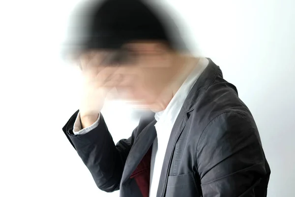 Geschäftsleute Haben Wütende Kopfschmerzen Als Zwei Emotionen Weißer Hintergrund Gesundheitskonzept — Stockfoto