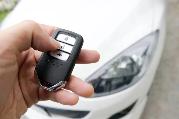 Man Hand Holding Car Remote Push Remote Control Open Car — Stock Photo, Image