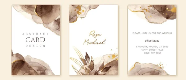 Conjunto de elegantes cartas en color marrón, beige, dorado. Manchas de acuarela, imitación de tinta, hojas botánicas, líneas doradas — Vector de stock