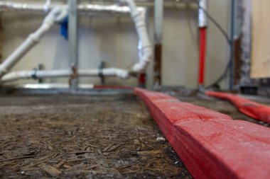 Covid-19 antijen hızlı test kaseti. Avrupa Birliği için pasaport. Avro banknotlarında tıbbi ağız ve burun maskesi. Geri dönenler için zorunlu bir test. ( Testpflicht fuer Reiserckkehrer ) Top View. Almanya.