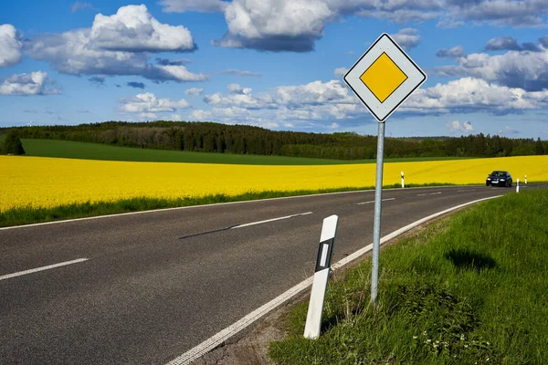 Traffic Sign Side Road Yellow Rapeseed Brassica Napus Field Roadway — Stock Photo, Image