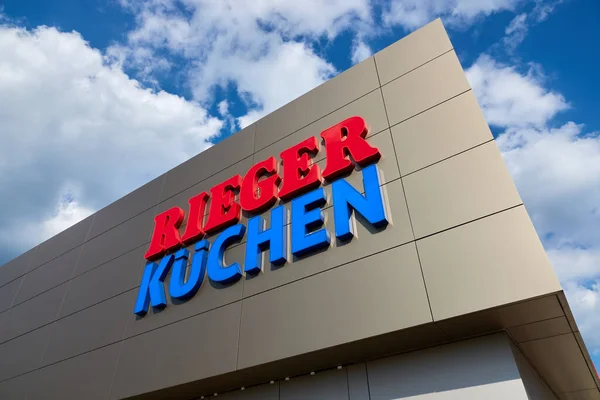 Goppingen Alemania Mayo 2020 Kitchens Rieger Fasade Letras Azules Rojas — Foto de Stock