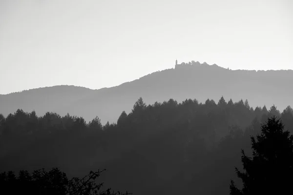 Black White Landscape Shot Sunrise Autumn Trees Front Mountain Castle — Stockfoto