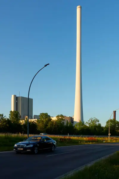 Steenkoolcentrale Buiten Bedrijf Landschap Met Toren Schoorsteen Auto Beweging Uitgang — Stockfoto