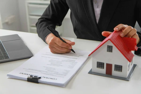 Accountant Businessman Real Estate Agent Business Woman Handing Model House — Stock Photo, Image