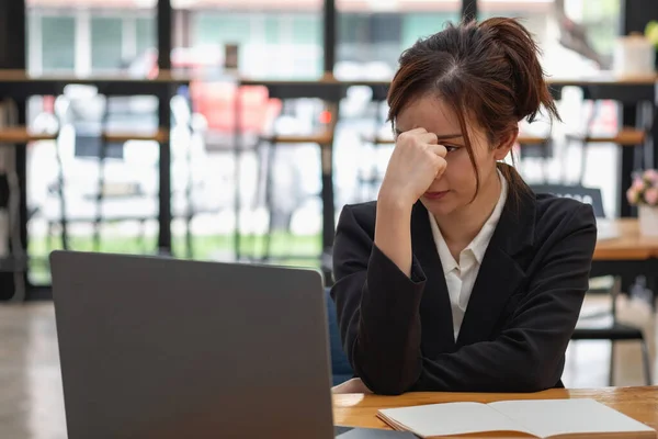 Burnout Syndrome Work Concept Exhausted Overworked Woman Working Office Concept — Stockfoto