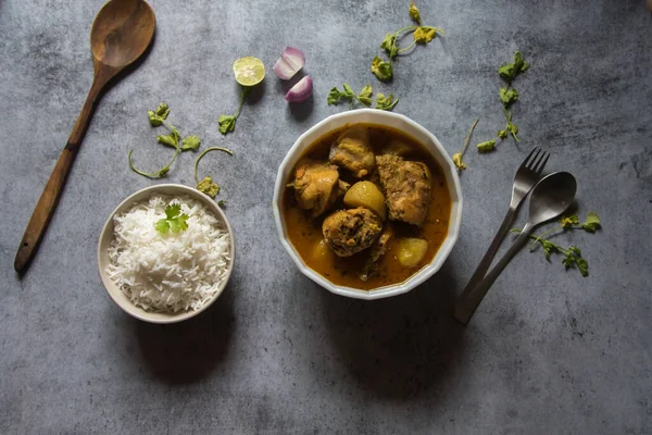 Kész Vagyok Indiai Csirkés Masala Curry Rizst Enni Felülnézet — Stock Fotó