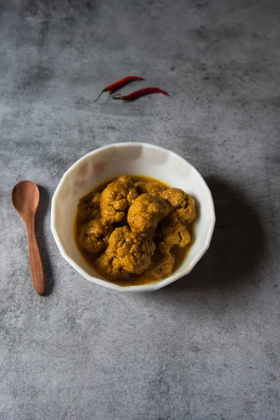 Gobi Masala Curry Cauliflower Roast Served White Bowl Top View — Stok fotoğraf