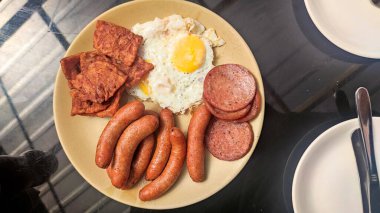 Breakfast chicken sausage platter is an easy food recipe