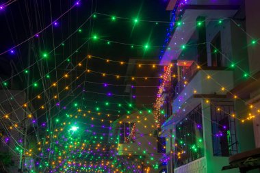 Diwali kutlaması için Kolkata 'da ışık süslemesi yaptı.