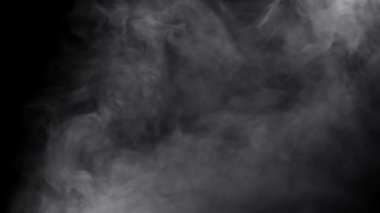Yavaş Atmosfer, Karanlık Arkaplanda Ağır Çekimde. Siyah Arkaplanda Gerçekçi Atmosferik Gri Duman. Beyaz Duman Yavaşça Yükseliyor. Duman Efekti 4K