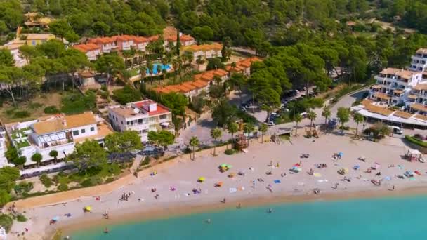 A praia em Sant Elm, Maiorca. Drone de vídeo — Vídeo de Stock