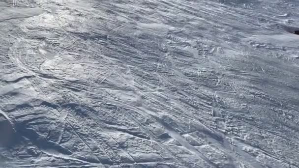 Εναέρια Άποψη Κλίσης Σκι Ελαφρά Χιονοθύελλα Που Κινείται Σκόνη Προς — Αρχείο Βίντεο
