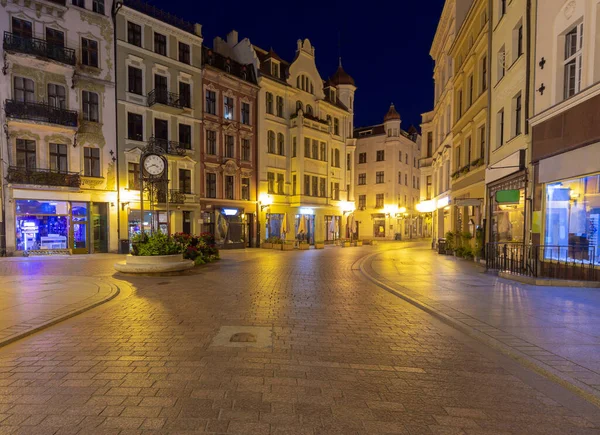 Nocna ulica w historycznej części miasta. Toruń. — Zdjęcie stockowe