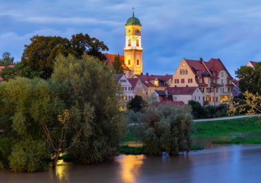 Regensburg 'de. Şafak vakti şehrin eski tarihi kısmına bakın..