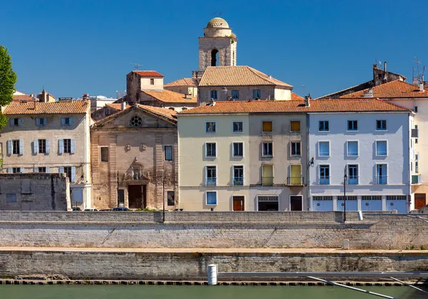 Vue Sur Promenade Ville Par Une Journée Ensoleillée Arles France — Photo