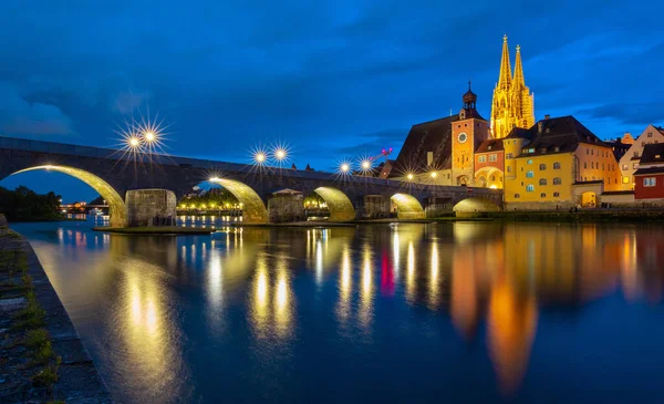 Ponte Pedra Medieval Antiga Sobre Rio Danúbio Nascer Sol Regensburg — Fotografia de Stock