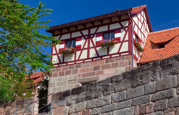 ドイツ、フランス、ニュルンベルクの旧市街の歴史的部分. — ストック写真