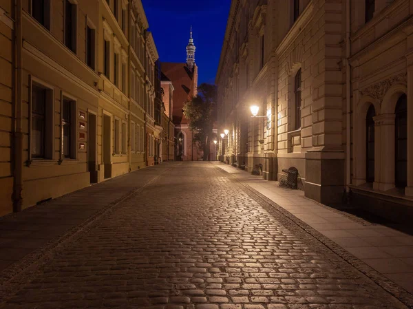 Bydgoszcz. Old houses on in the night illumination. — 图库照片