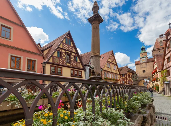 Rothenburg ob der Tauber. De oude beroemde middeleeuwse stad op een zonnige dag. — Stockfoto