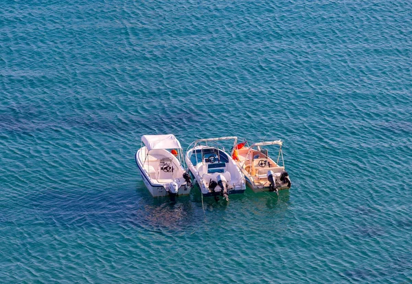 Grecja. Korfu. Blue Bay w słynnym kurorcie Paleokastritsa. — Zdjęcie stockowe