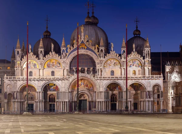 Vue Place Saint Marks Ancienne Cathédrale Illumination Nocturne Aube Venise — Photo