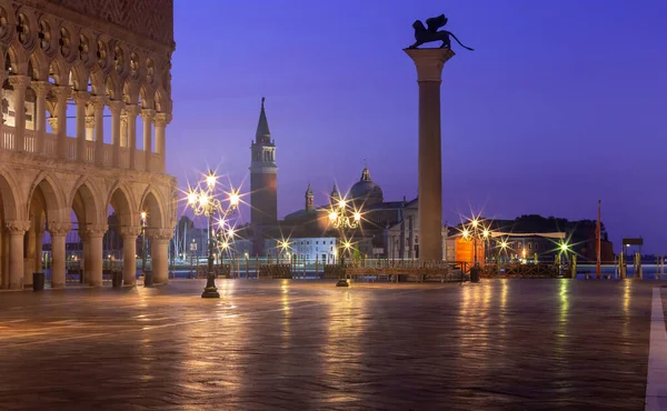 Zicht Piazza San Marco Nachtverlichting Bij Dageraad Venetië Italië — Stockfoto