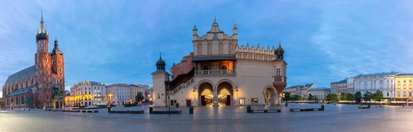 Panoramic View Church Mary Market Square Cloth Stalls Dawn Krakow — 스톡 사진