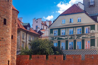 Eski şehrin merkezindeki eski caddenin şafak vakti manzarası. Varşova. Polonya.