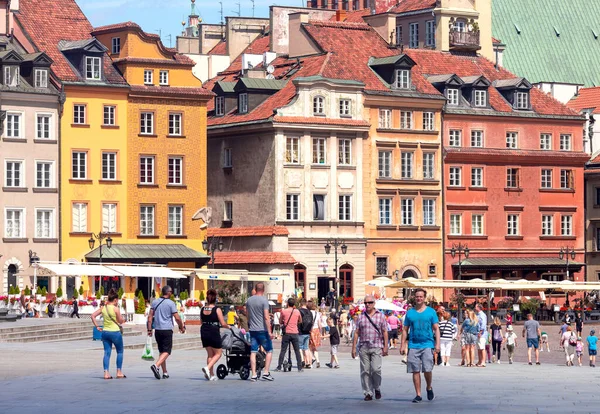 Warsaw Poland July 2022 Groups Tourists Streets Old Town Sunny — Stockfoto