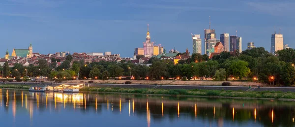 Schilderachtig Uitzicht Het Centrale Deel Van Warschau Stad Dijk Avond — Stockfoto