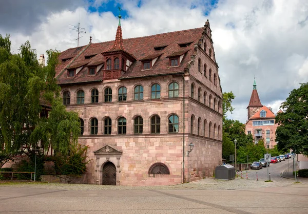 Antigos Edifícios Medievais Parte Histórica Cidade Dia Ensolarado Nuremberga Baviera — Fotografia de Stock