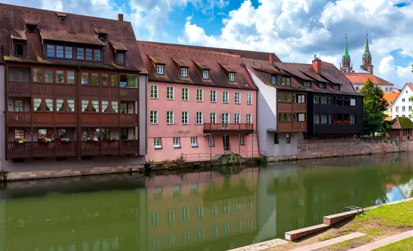 Antiguos Edificios Medievales Parte Histórica Ciudad Día Soleado Nuremberg Baviera —  Fotos de Stock