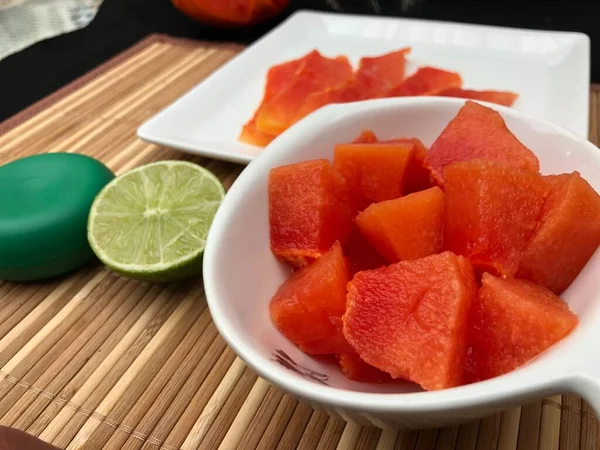 Tuzlu ve limonlu güzel pati kokteyli.