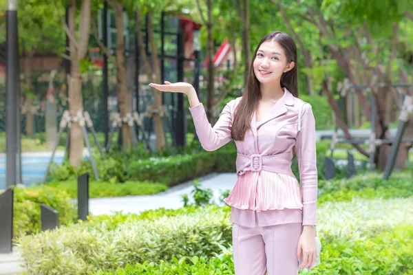 Beautiful Young Asian Professional Business Woman Long Hair Wearing Pink — Stock Photo, Image