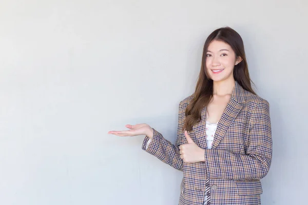 Asian Professional Woman Black Long Hair Wearing Plaid Suit Pretty — Fotografia de Stock