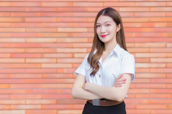 Retrato Estudiante Tailandés Adulto Uniforme Estudiante Universitario Asiática Hermosa Chica —  Fotos de Stock