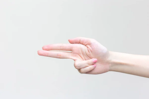 Belle Main Féminine Montre Symbole Cœur Comme Signe Victoire Dans — Photo