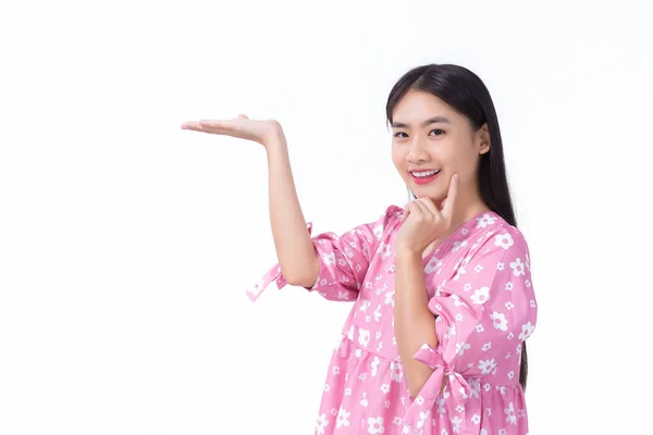 Asian Beautiful Woman Black Long Hair Pink Shirt Shows Present — Stock Photo, Image