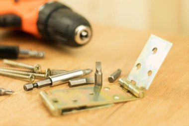 Metal tornavida parçaları, metin için yeri olan arkaplan. Tornavida parçaları olan tornavida.