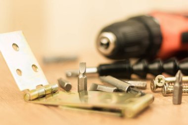 Metal tornavida parçaları, metin için yeri olan arkaplan. Tornavida parçaları olan tornavida.