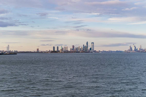 Manhattan Feribotu Gün Batımında Manhattan Deniz Manzarası — Stok fotoğraf