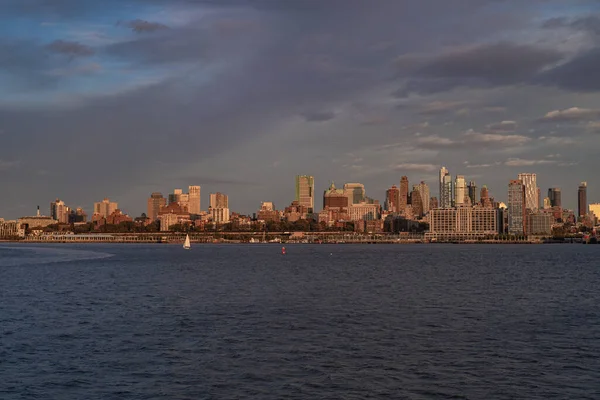 Manhattan Feribotu Gün Batımında Manhattan Deniz Manzarası — Stok fotoğraf