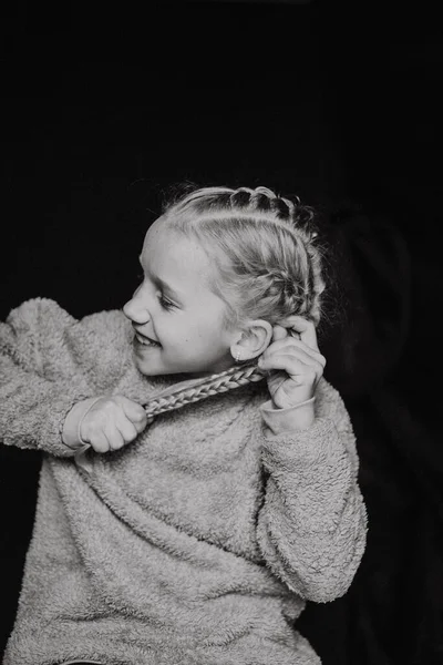 Beautiful Blonde Girl Long Curly Hair Emotional Portrait — Stock Photo, Image