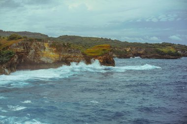 Benzersiz doğal kayaların ve kayalıkların muhteşem görüntüsü